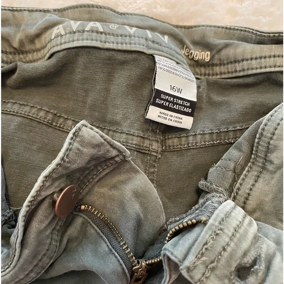 Ava & Viv Fitted Cargo Jeggings - Picture 3 of 6